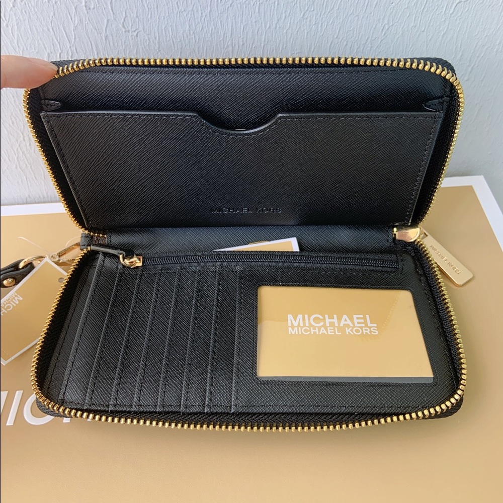 Michael Kors Taxi print wallet - Picture 8 of 16